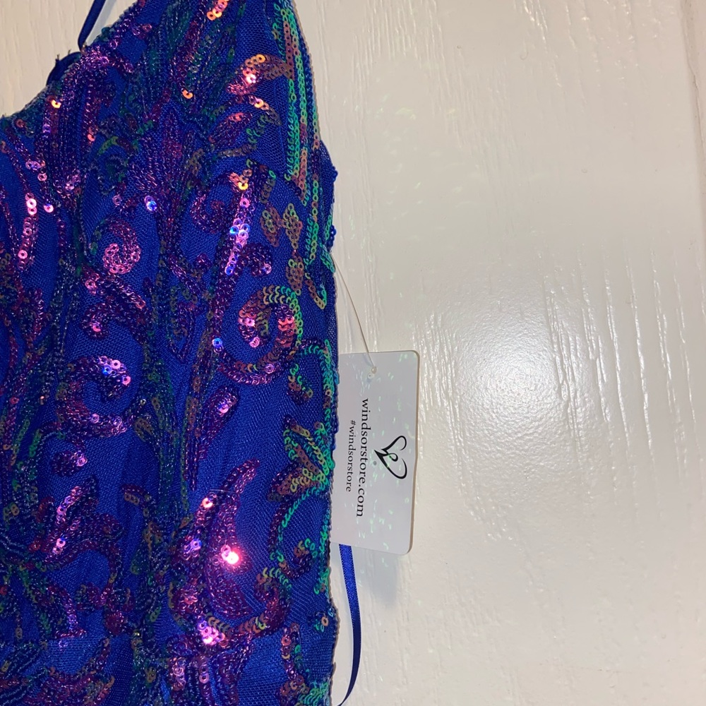 Size M, Windsor Prom dress